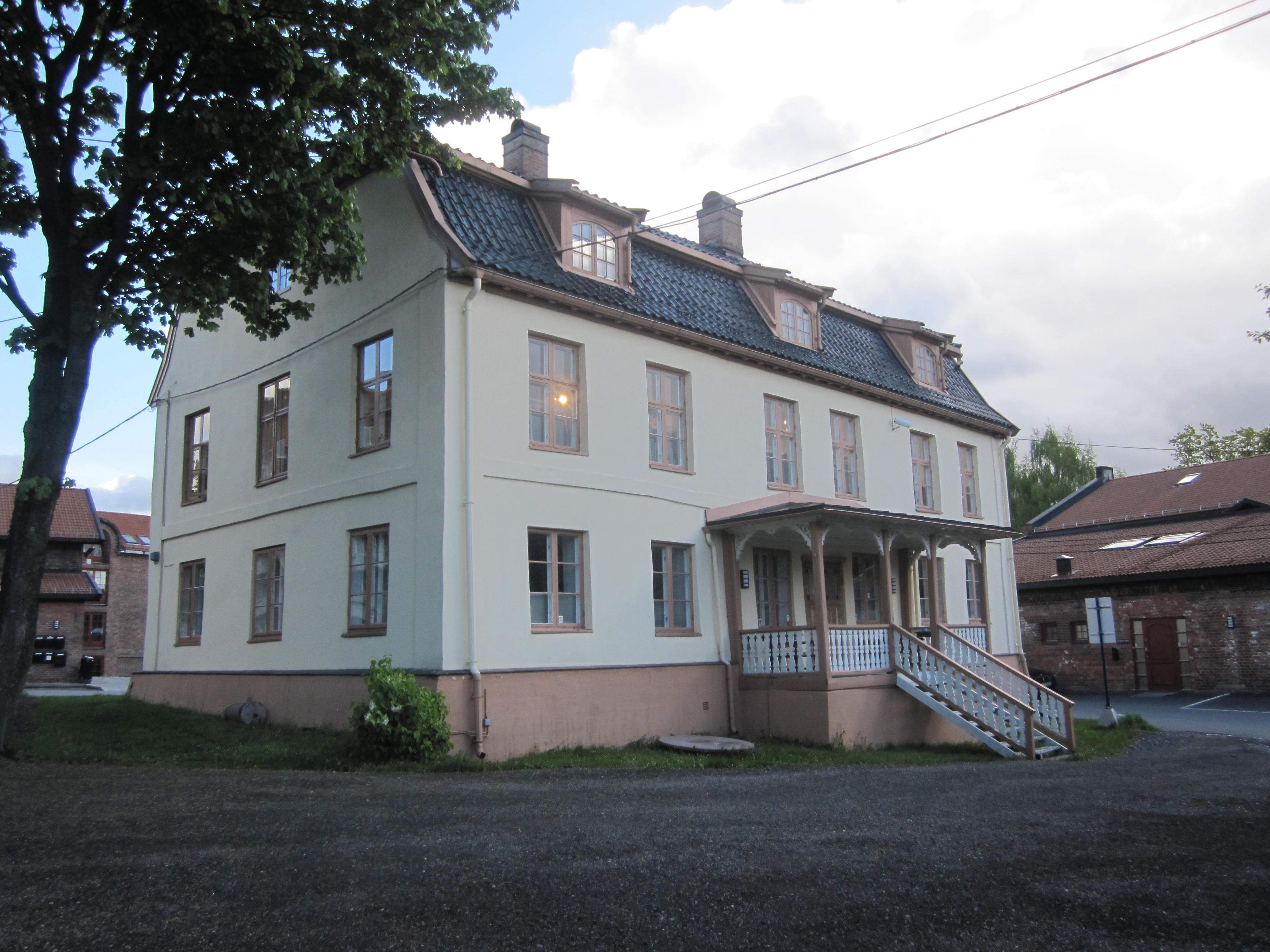 Gammel flott gårdsbygning