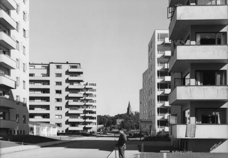 Sort-hvitt-bilde av blokkbebyggelse på Marienlyst