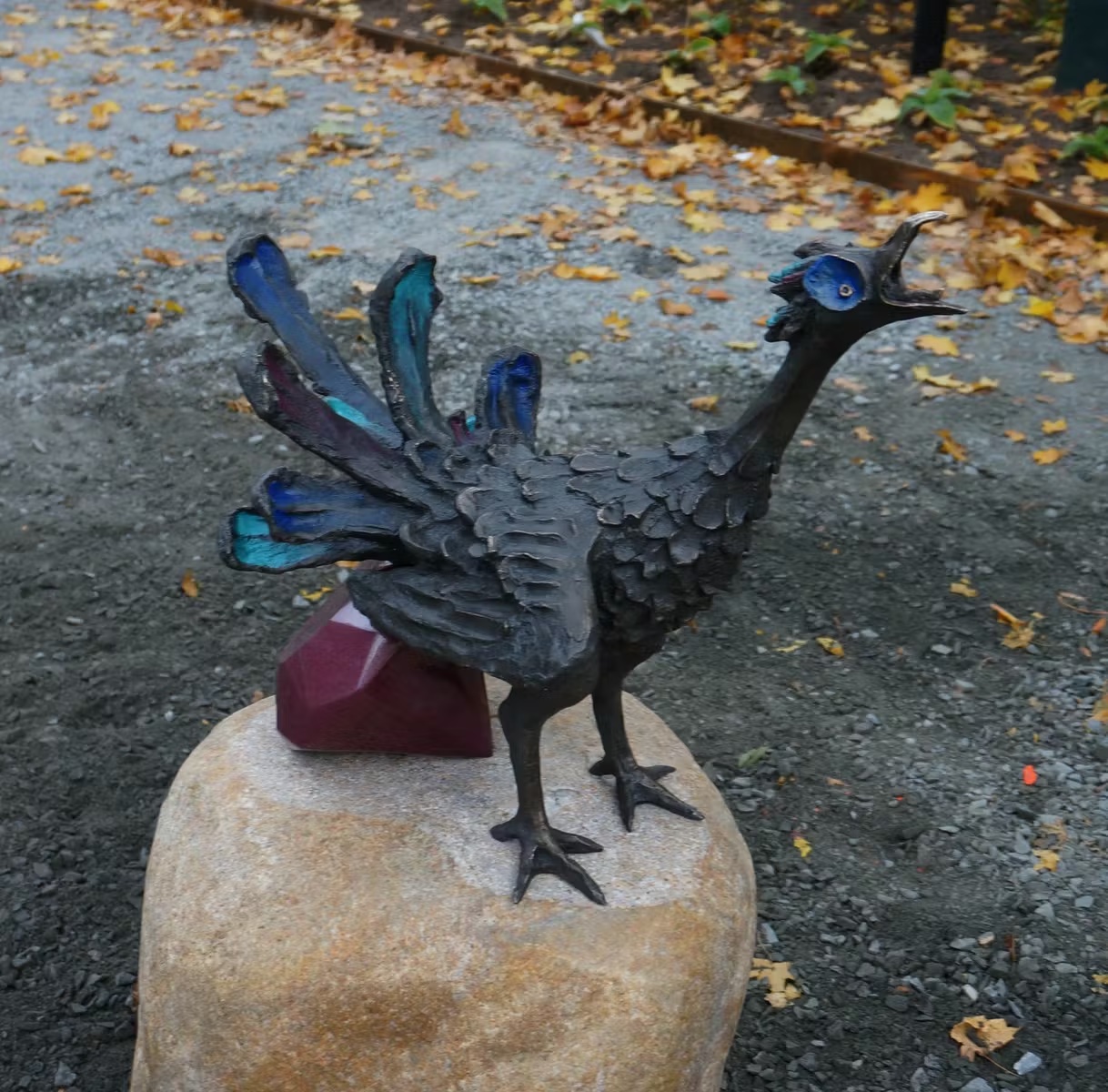 The sculpture &ldquo;The Protectionist Hen&rdquo; by Fredrik Raddum