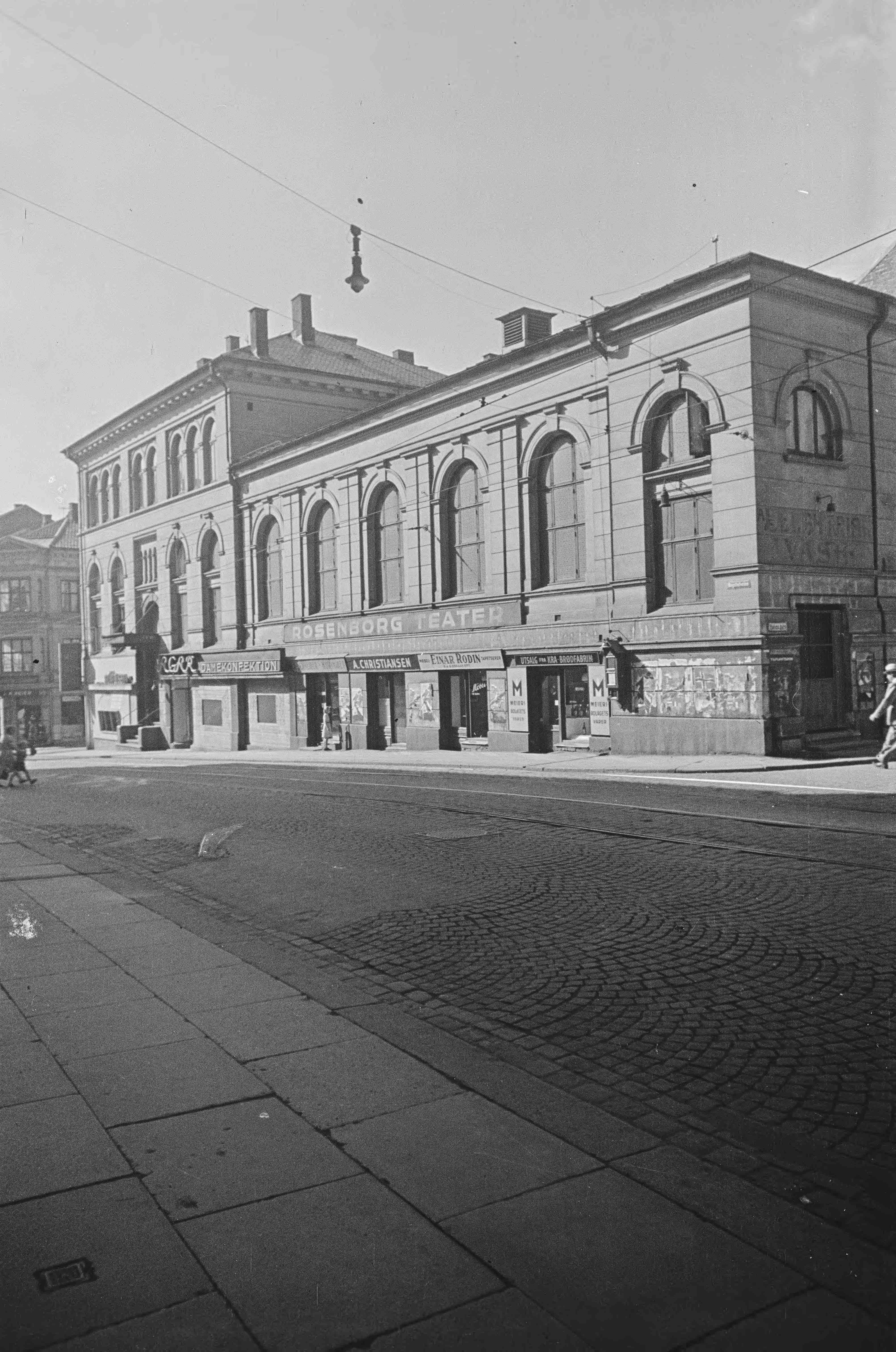 The building with Rosenborg Teater in Bogstadveien