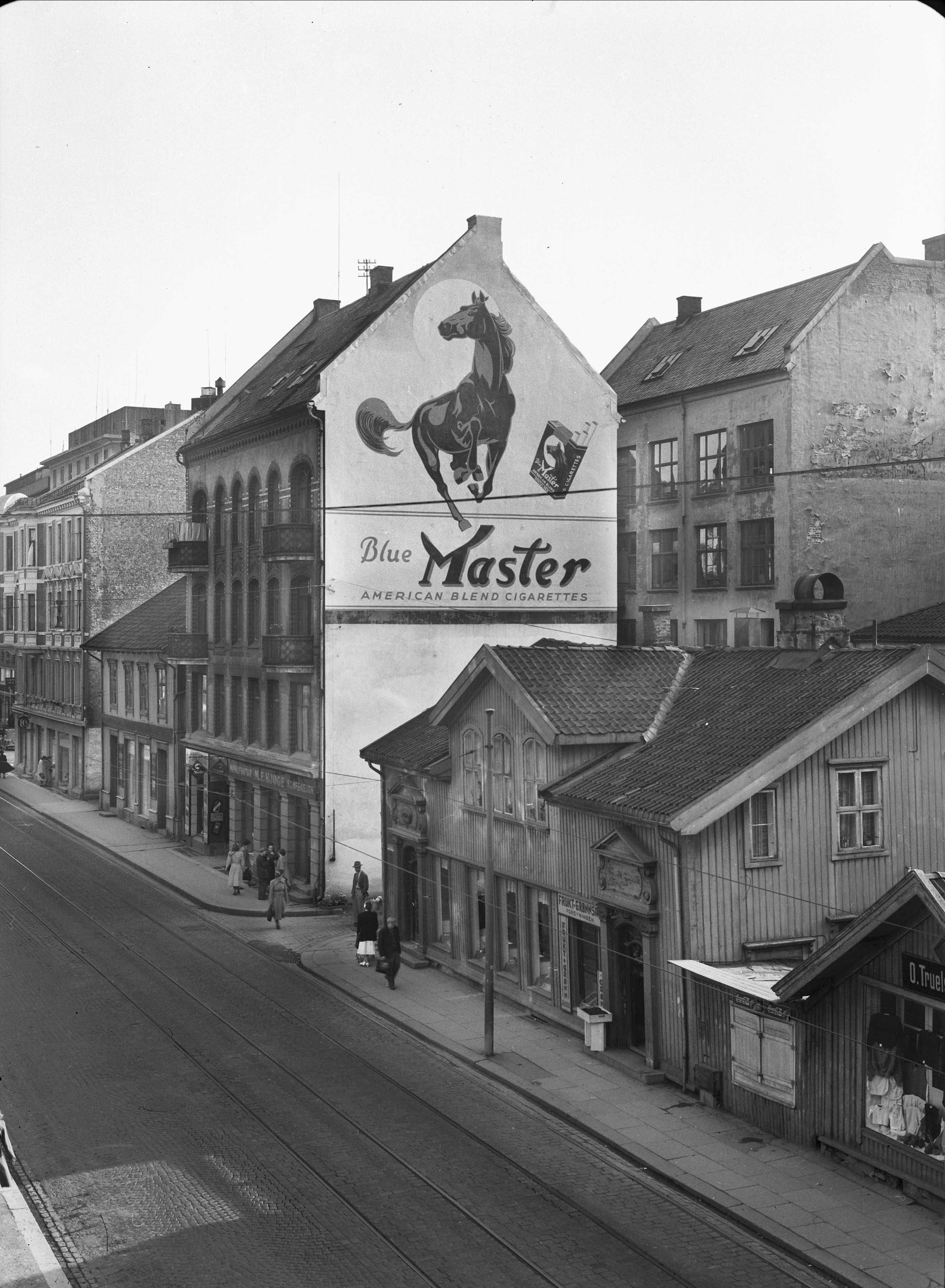 From Bogstadveien, with wooden houses, apartment buildings and gable advertising for tobacco brand Blue Master