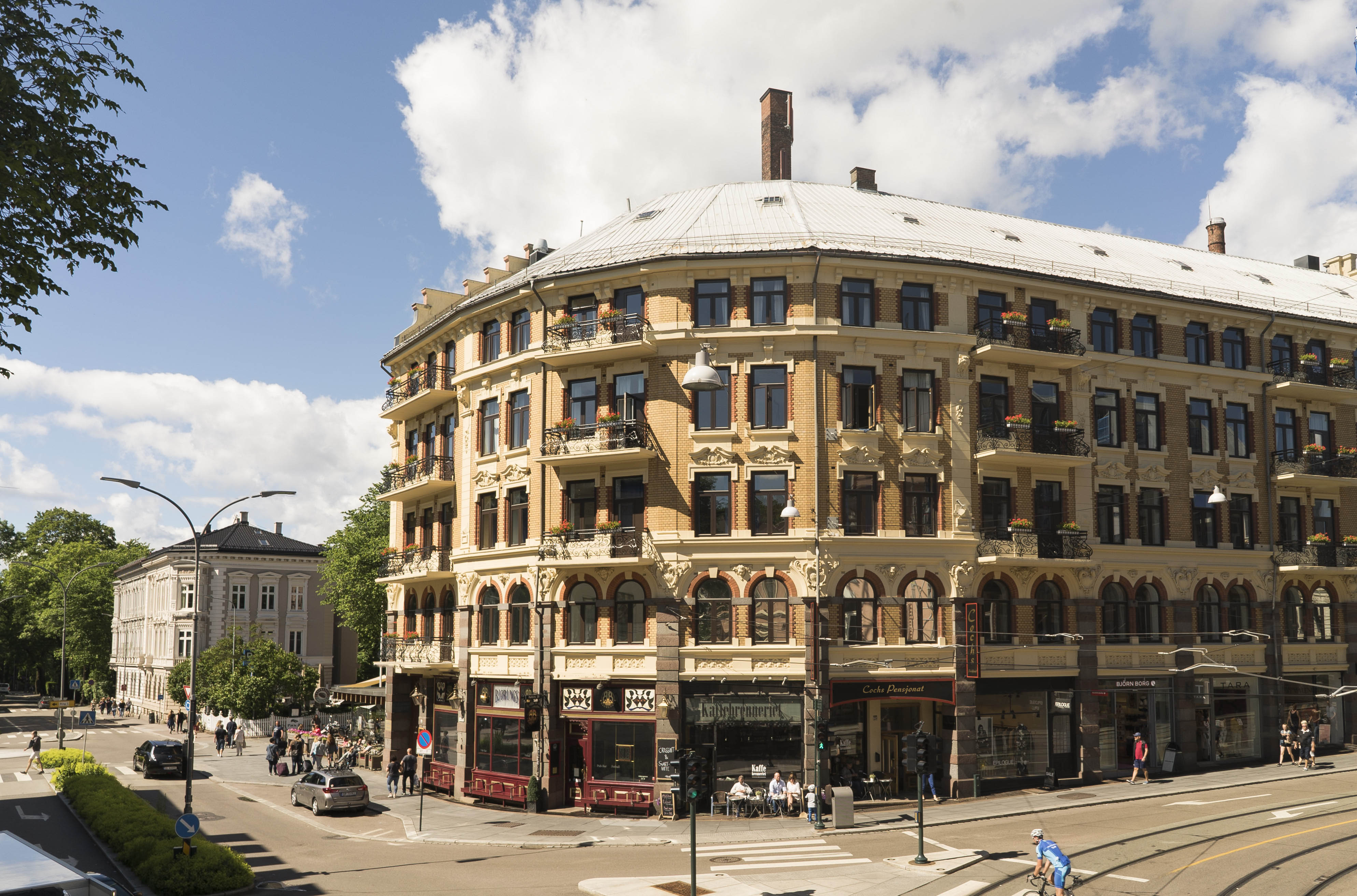 The facade of Cochs Pensjonat at the corner of Parkveien and Hegdehaugsveien