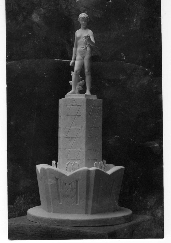 Model of &laquo;The Girl with the Hop Vine&raquo;