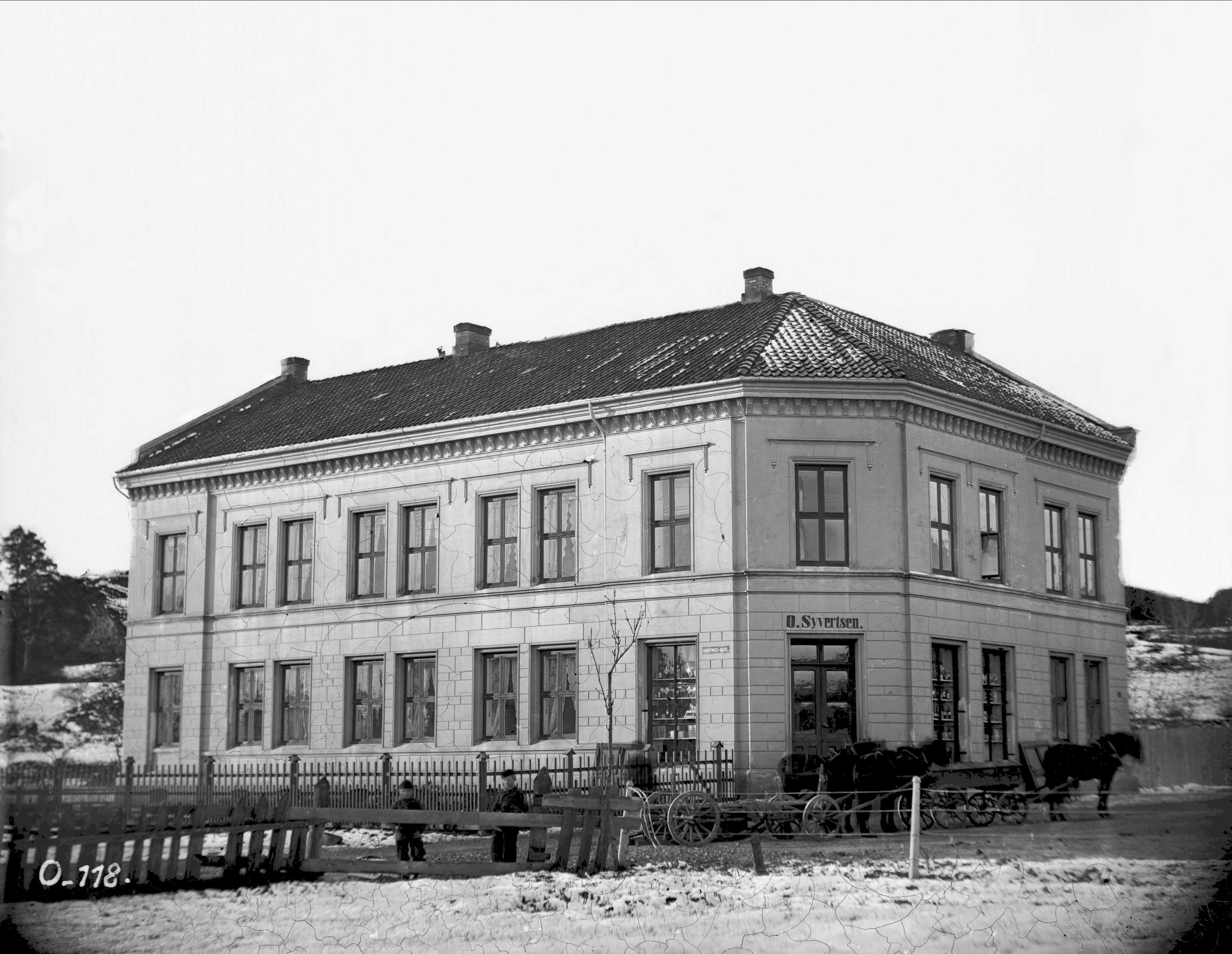 Byg&aring;rd over to etasjer